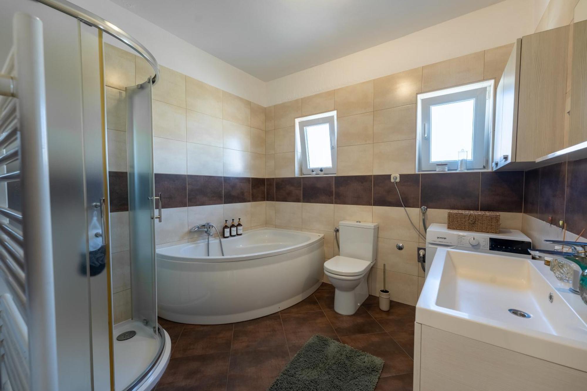 House Saraden * Zára