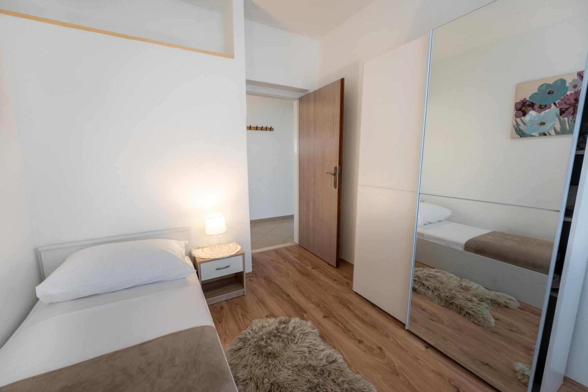 House Saraden Zára